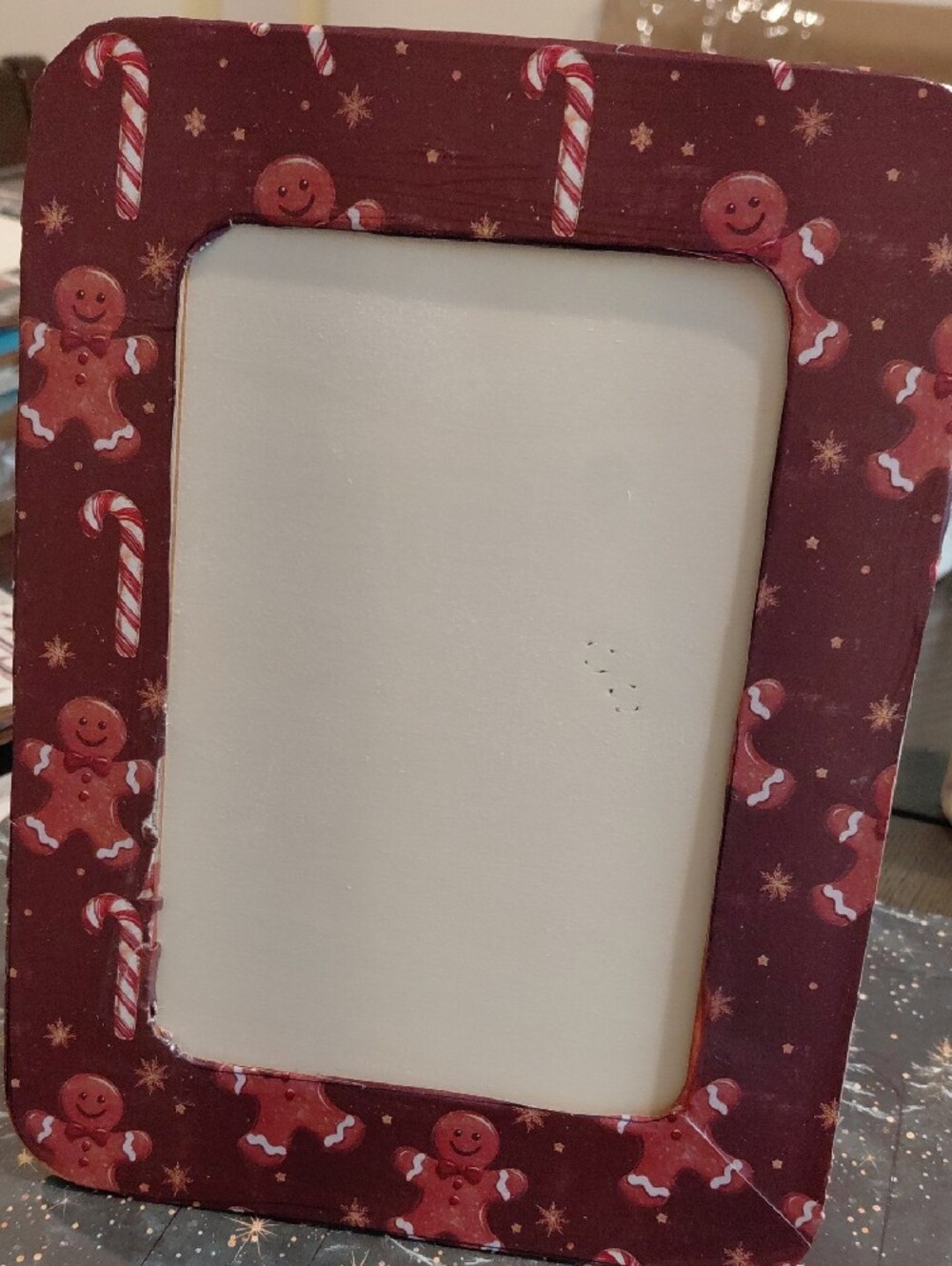 Holiday Gingerbread Pattern Picture Frame - Red. Decoupaged. - Picture 2 of 4